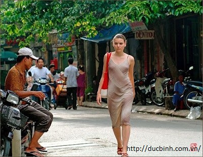 Rộ “mốt” nam sinh “săn” gái Tây tìm cảm giác lạ tại Sài Thành